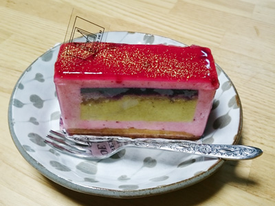 石川県立美術館の人気の辻口のカフェの友禅というケーキ